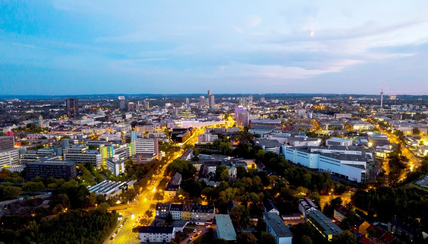 Skyline von Essen am Abend